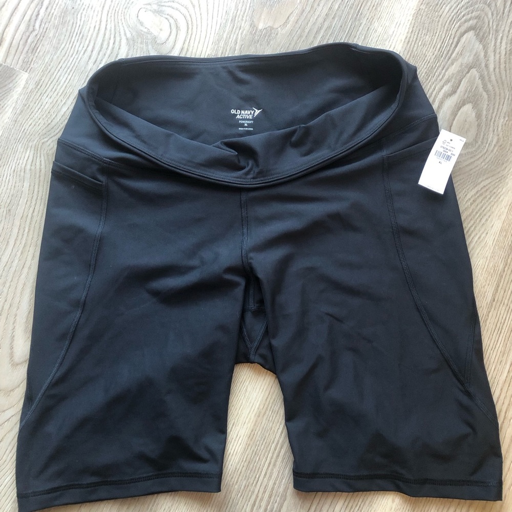 BNWT Old Navy Powersoft Shorts, Black, Size XL